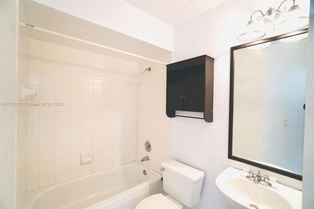 最近售出: $530,000 (3 贝兹, 2 浴室, 1578 平方英尺)