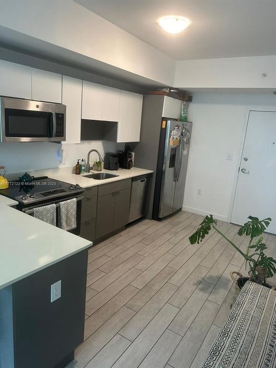 Recently Rented: $2,250 (1 beds, 1 baths, 560 Square Feet)