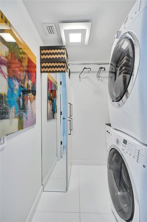 Recently Sold: $2,200,000 (3 beds, 3 baths, 1840 Square Feet)