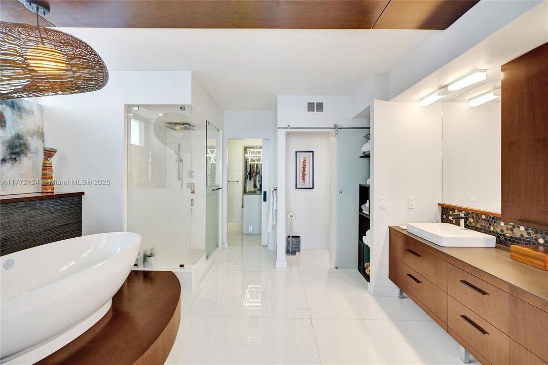 Recently Sold: $2,200,000 (3 beds, 3 baths, 1840 Square Feet)