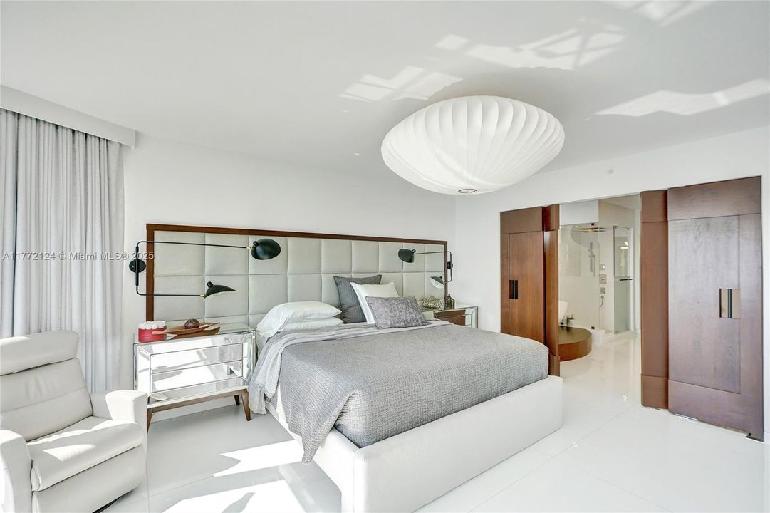 Recently Sold: $2,200,000 (3 beds, 3 baths, 1840 Square Feet)