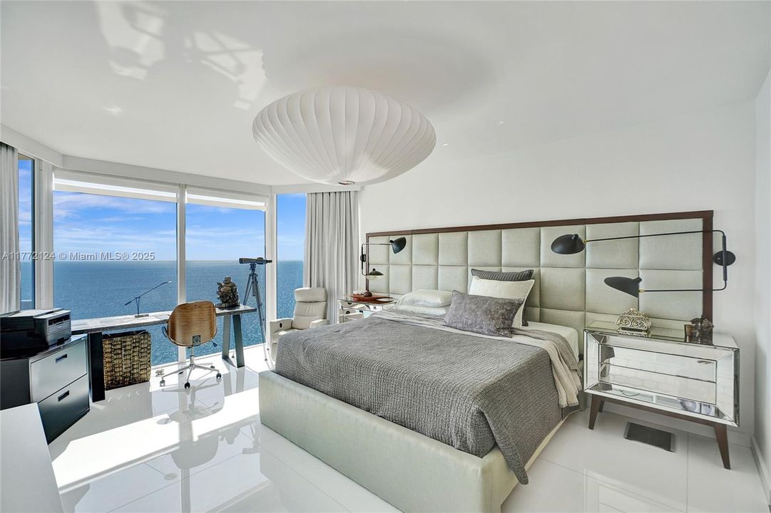 Recently Sold: $2,200,000 (3 beds, 3 baths, 1840 Square Feet)