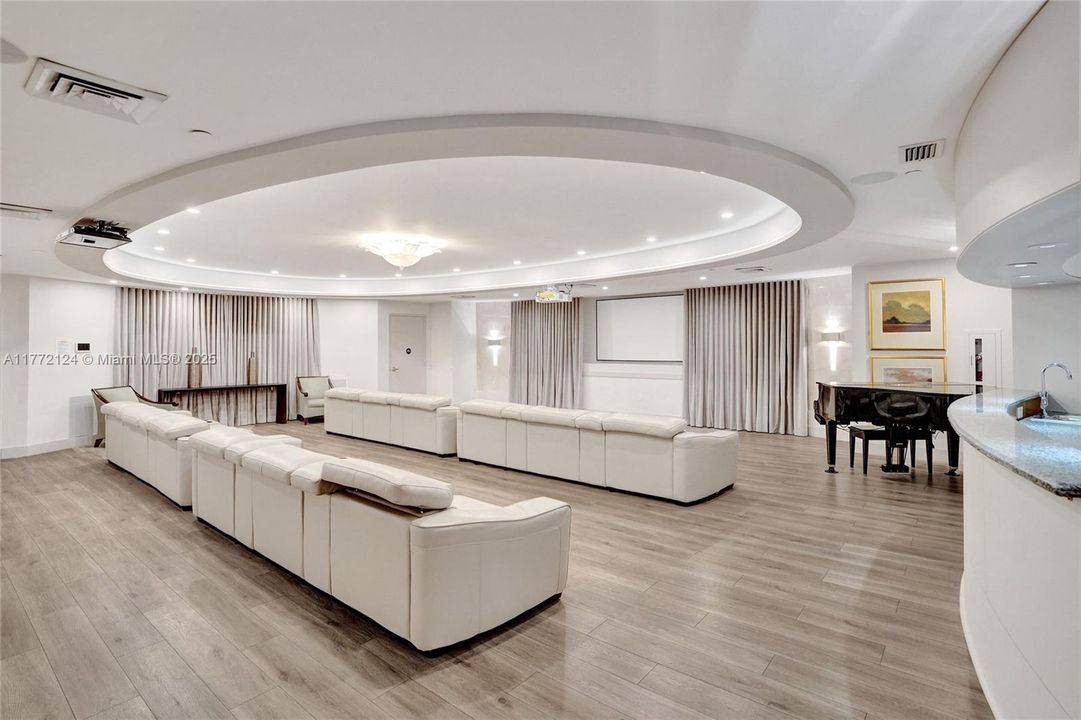 Recently Sold: $2,200,000 (3 beds, 3 baths, 1840 Square Feet)