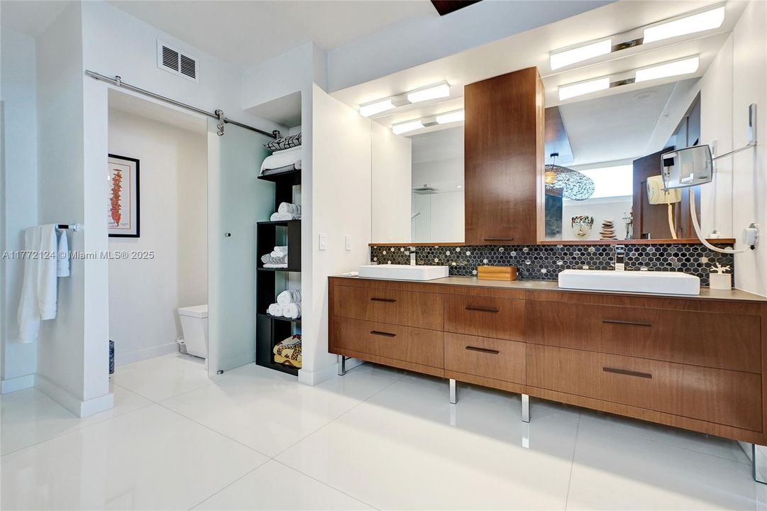 Recently Sold: $2,200,000 (3 beds, 3 baths, 1840 Square Feet)