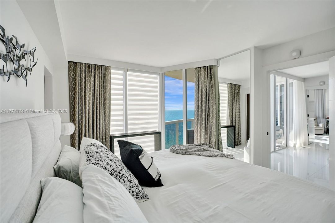 Recently Sold: $2,200,000 (3 beds, 3 baths, 1840 Square Feet)