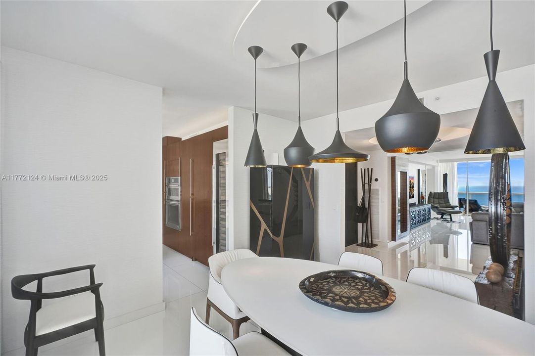 Recently Sold: $2,200,000 (3 beds, 3 baths, 1840 Square Feet)