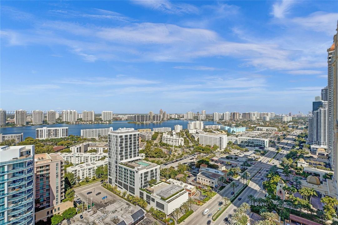 Recently Sold: $2,200,000 (3 beds, 3 baths, 1840 Square Feet)