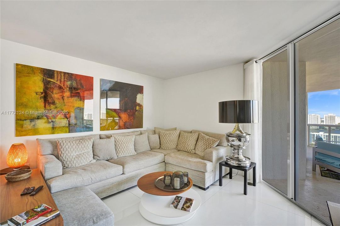 Recently Sold: $2,200,000 (3 beds, 3 baths, 1840 Square Feet)