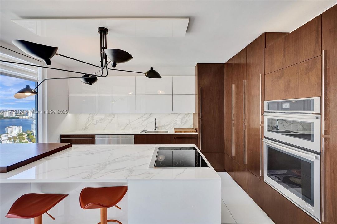 Recently Sold: $2,200,000 (3 beds, 3 baths, 1840 Square Feet)