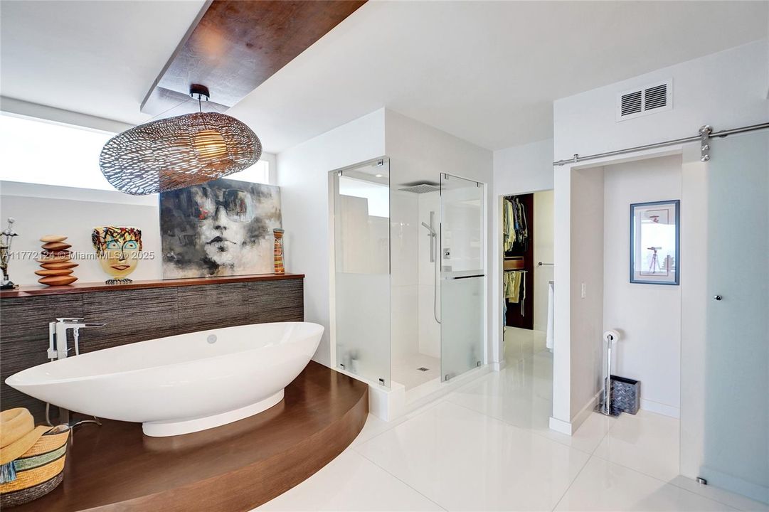 Recently Sold: $2,200,000 (3 beds, 3 baths, 1840 Square Feet)