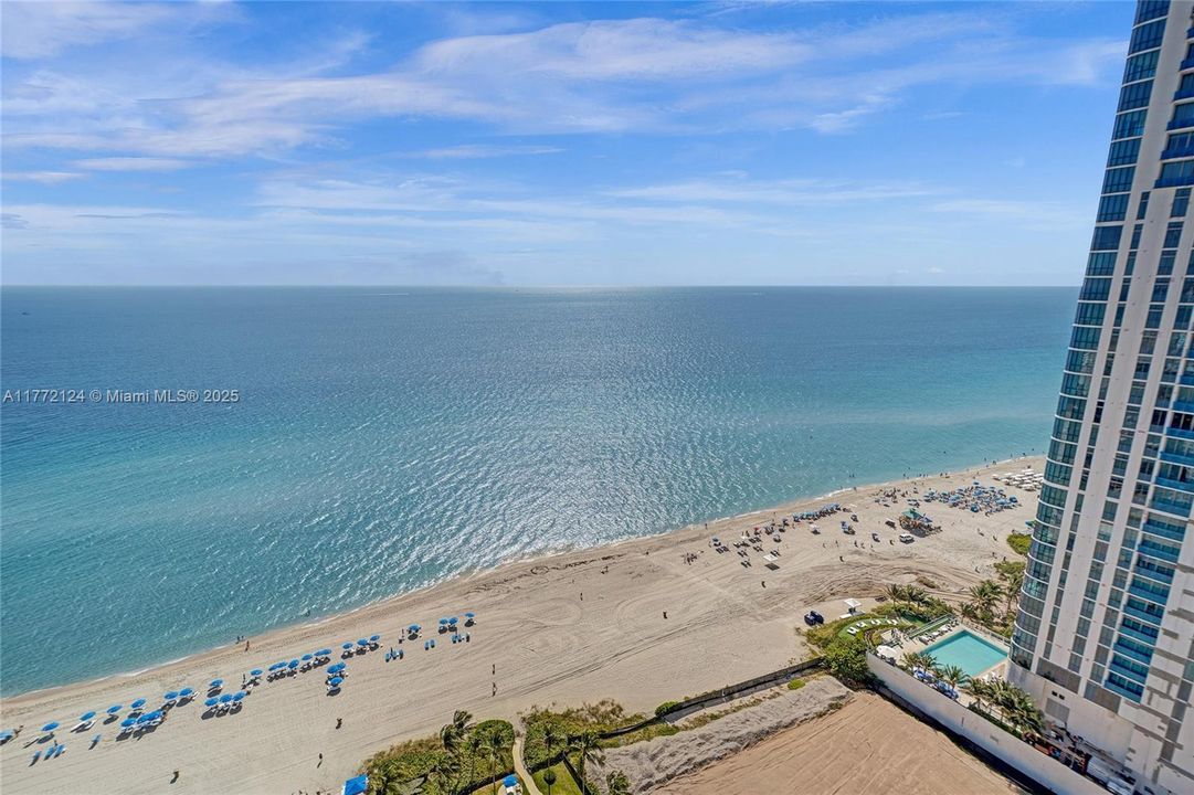 Recently Sold: $2,200,000 (3 beds, 3 baths, 1840 Square Feet)