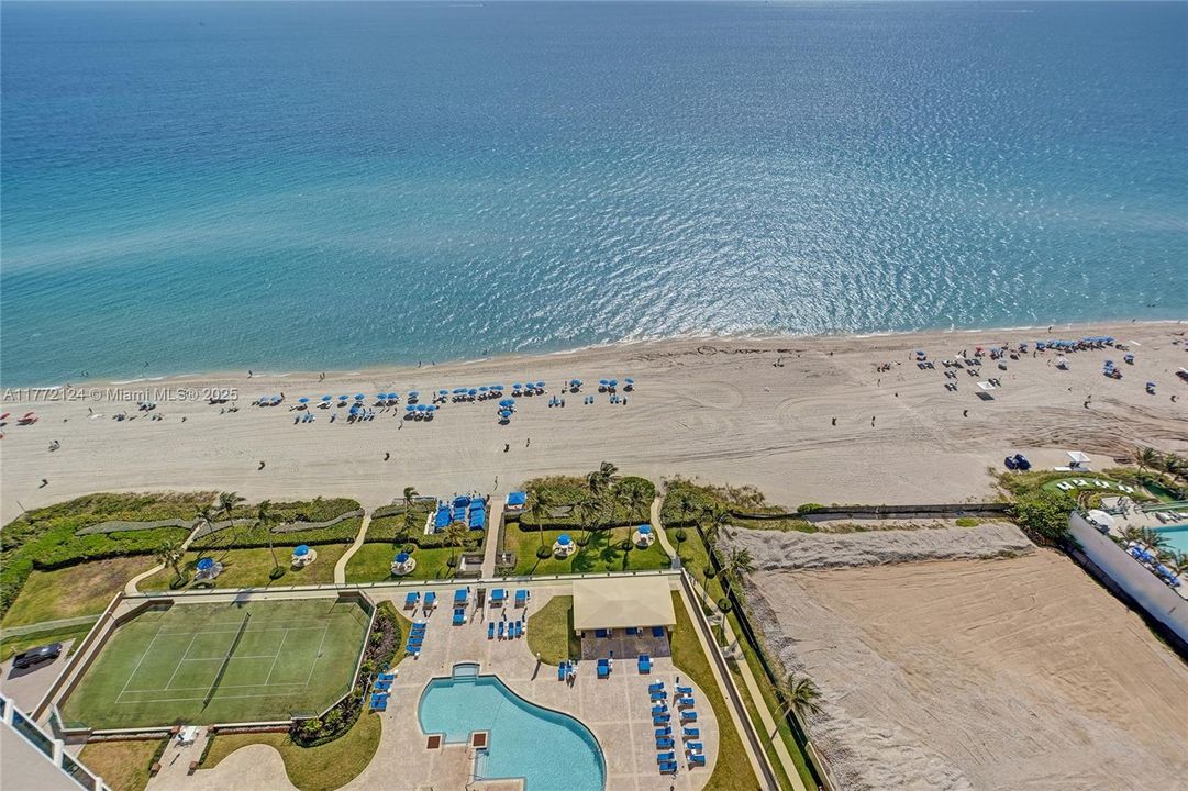 Recently Sold: $2,200,000 (3 beds, 3 baths, 1840 Square Feet)