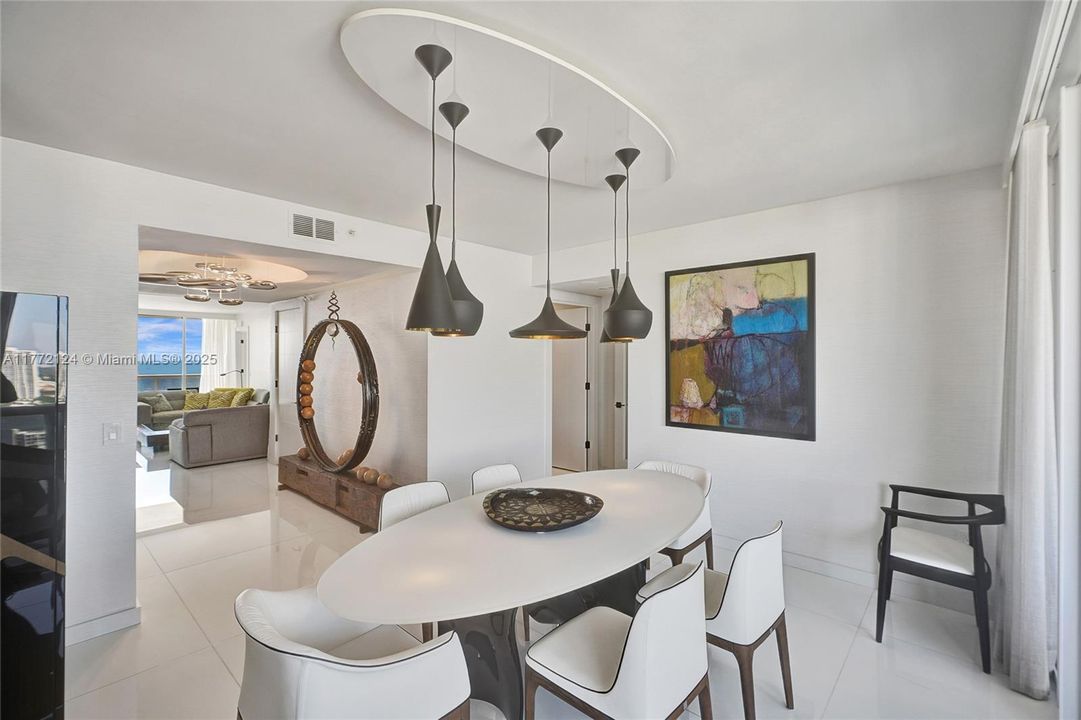 Recently Sold: $2,200,000 (3 beds, 3 baths, 1840 Square Feet)