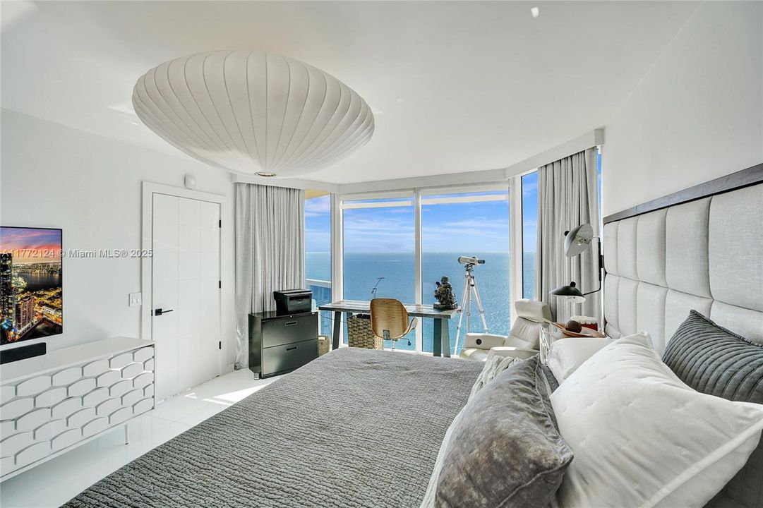 Recently Sold: $2,200,000 (3 beds, 3 baths, 1840 Square Feet)