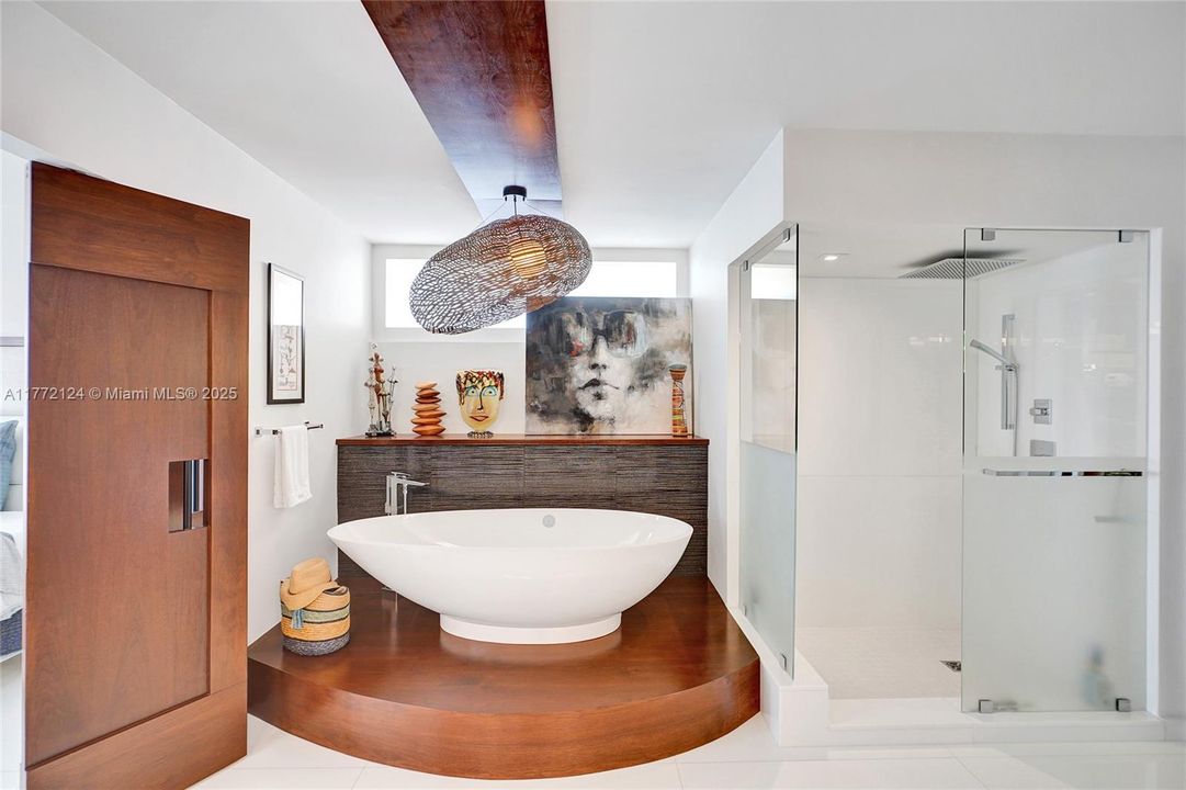 Recently Sold: $2,200,000 (3 beds, 3 baths, 1840 Square Feet)