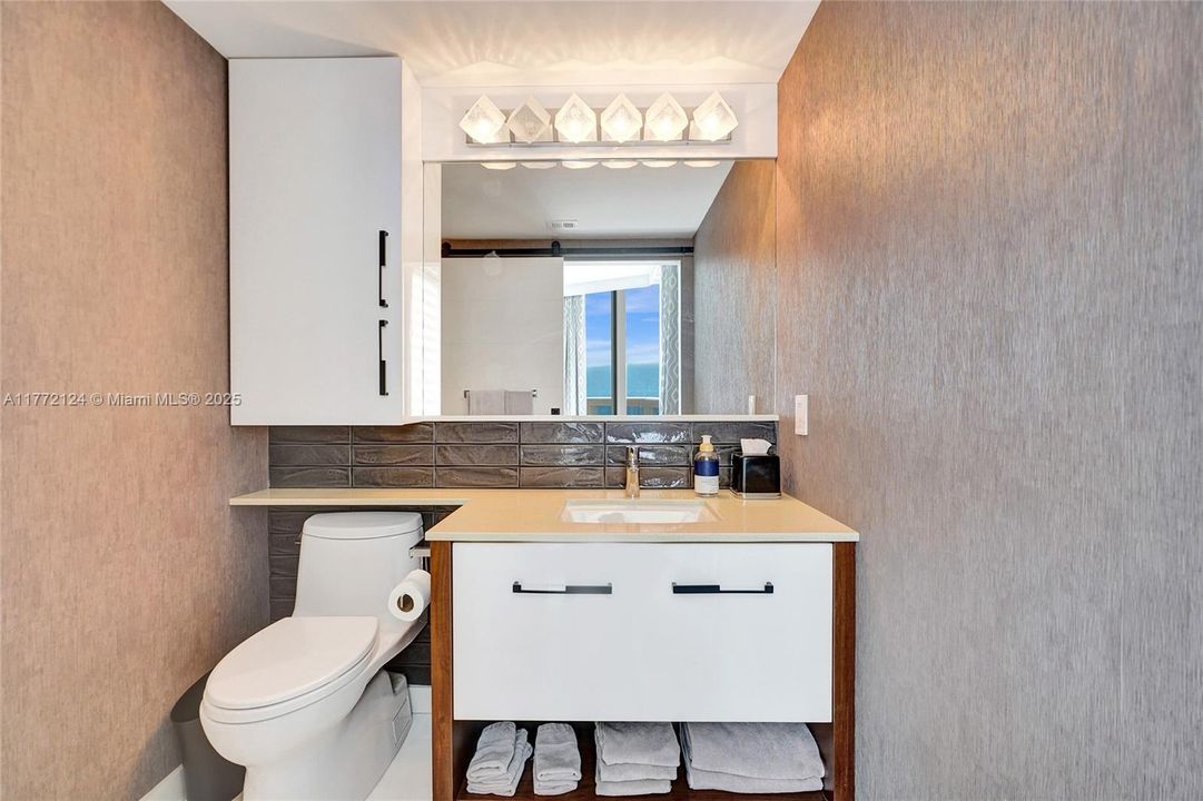 Recently Sold: $2,200,000 (3 beds, 3 baths, 1840 Square Feet)