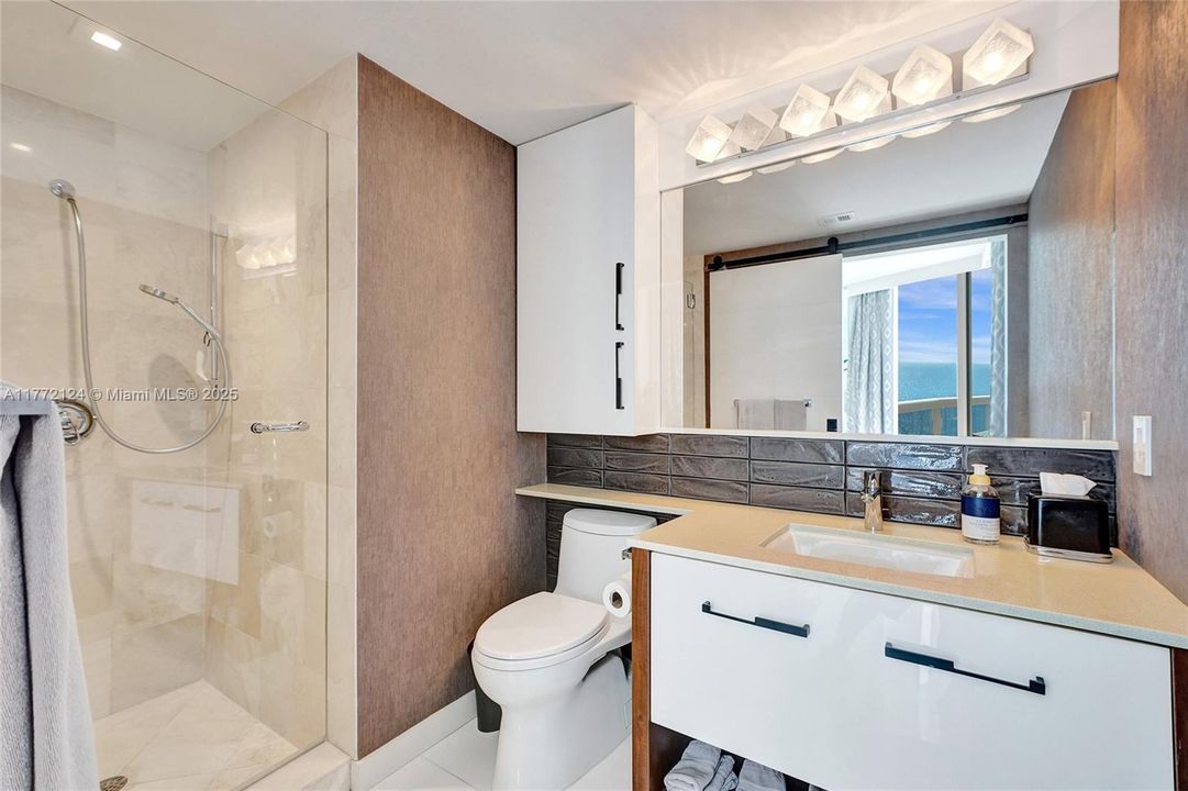 Recently Sold: $2,200,000 (3 beds, 3 baths, 1840 Square Feet)