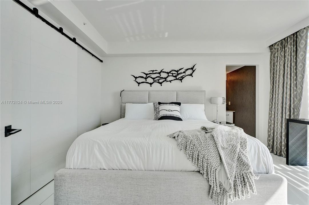 Recently Sold: $2,200,000 (3 beds, 3 baths, 1840 Square Feet)