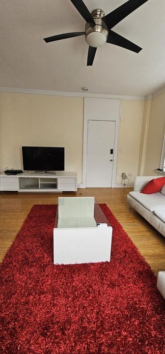 На продажу: $230,000 (0 спален, 1 ванн, 538 Квадратных фут)