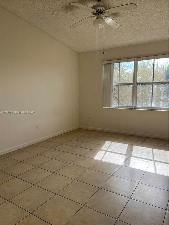 Недавно арендовано: $2,200 (2 спален, 2 ванн, 1230 Квадратных фут)