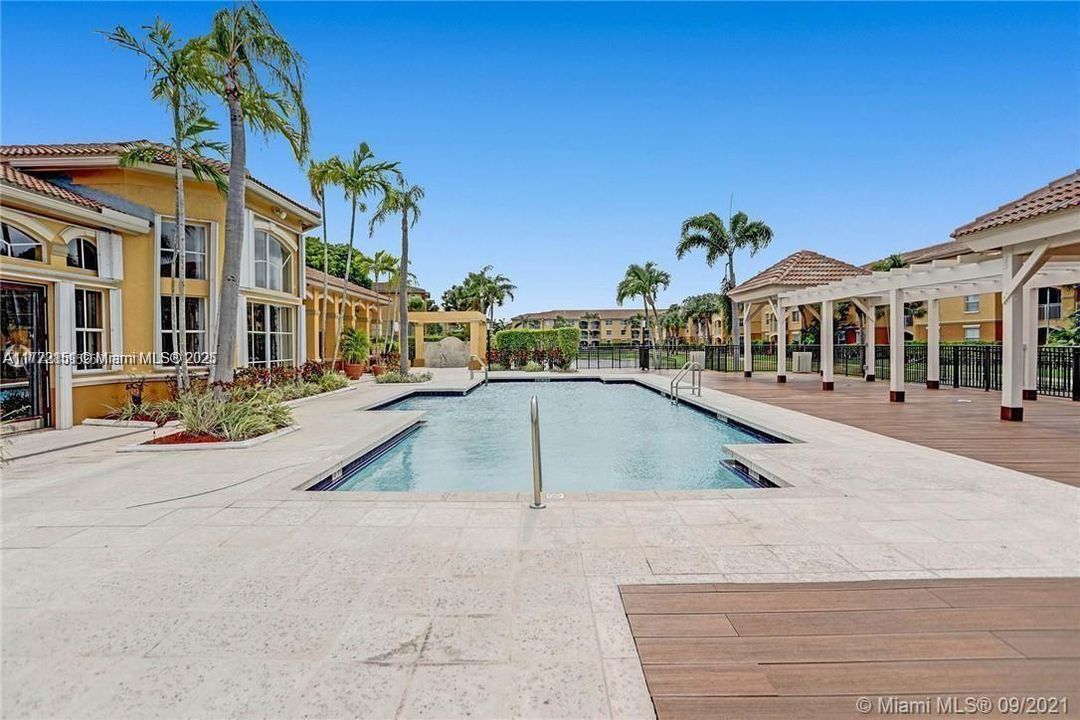 Недавно арендовано: $2,200 (2 спален, 2 ванн, 1230 Квадратных фут)