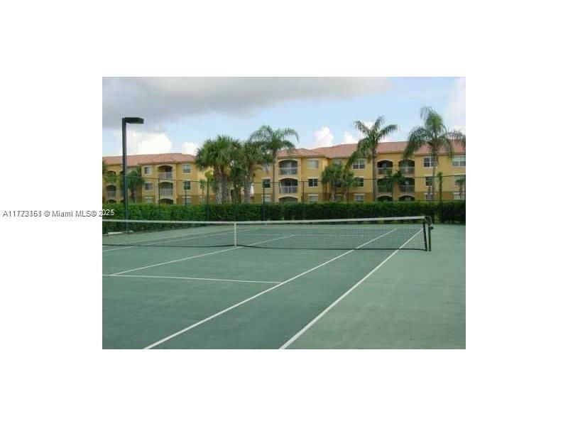 Недавно арендовано: $2,200 (2 спален, 2 ванн, 1230 Квадратных фут)