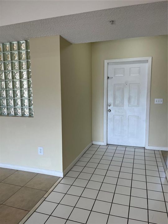 Недавно арендовано: $2,200 (2 спален, 2 ванн, 1230 Квадратных фут)