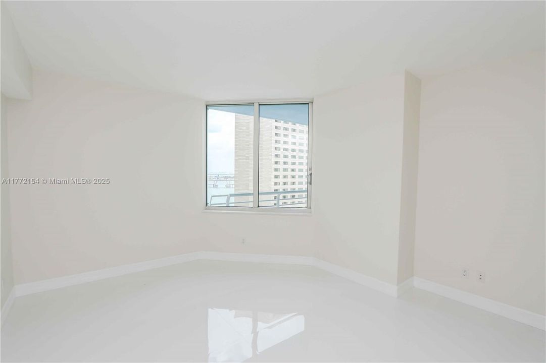 Recently Rented: $3,800 (2 beds, 2 baths, 1169 Square Feet)