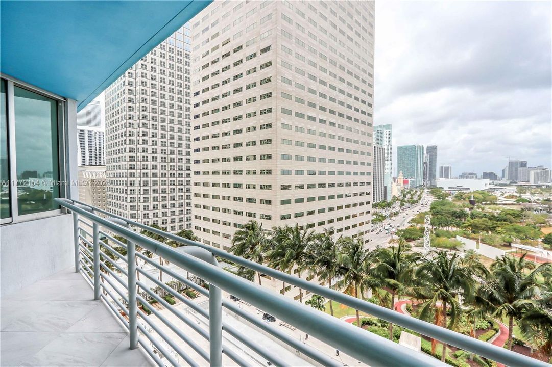 Recently Rented: $3,800 (2 beds, 2 baths, 1169 Square Feet)