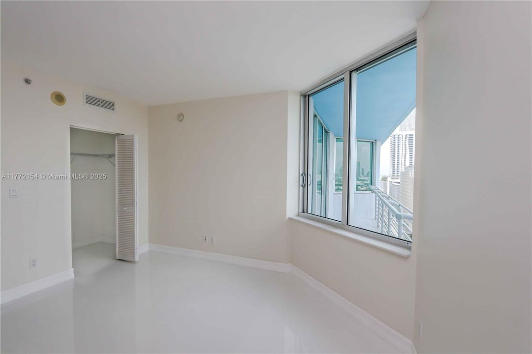 Recently Rented: $3,800 (2 beds, 2 baths, 1169 Square Feet)