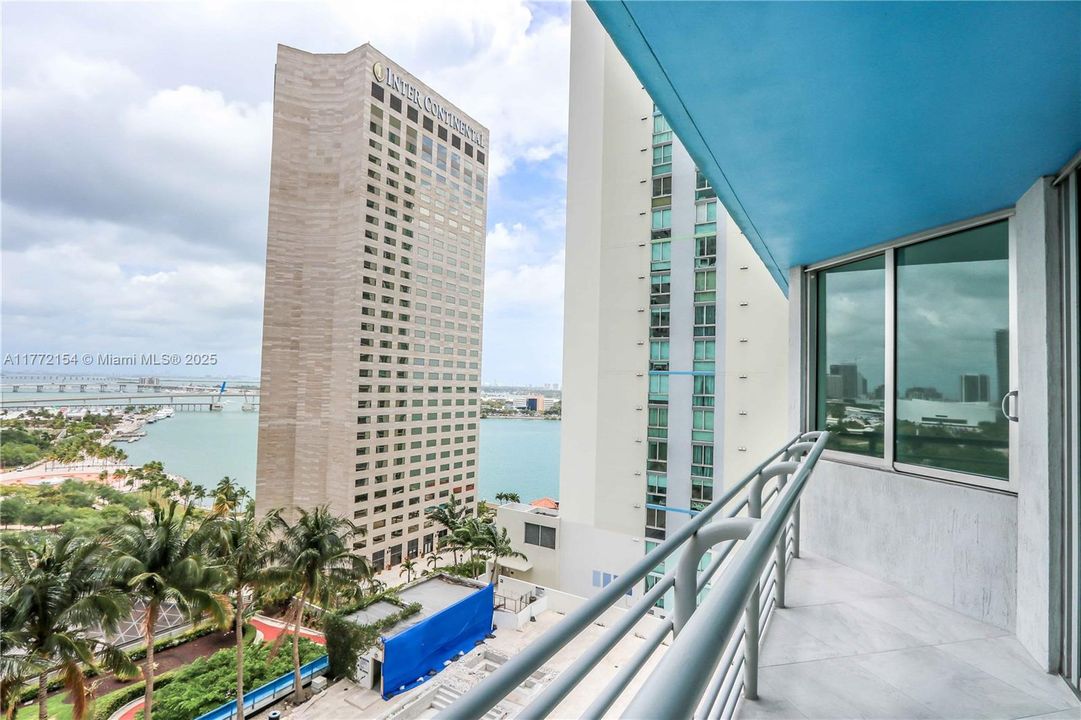 Recently Rented: $3,800 (2 beds, 2 baths, 1169 Square Feet)