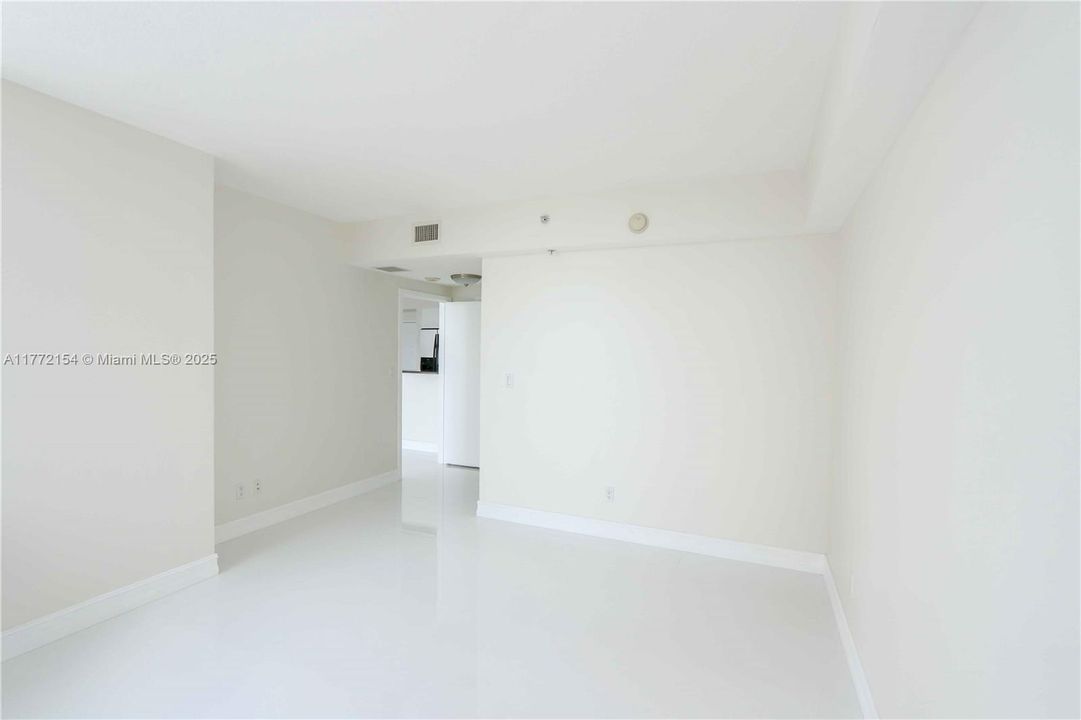 Recently Rented: $3,800 (2 beds, 2 baths, 1169 Square Feet)