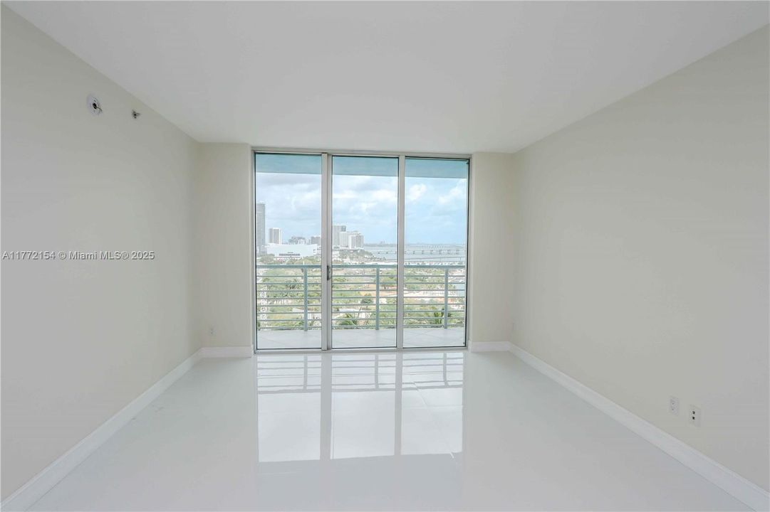 Recently Rented: $3,800 (2 beds, 2 baths, 1169 Square Feet)