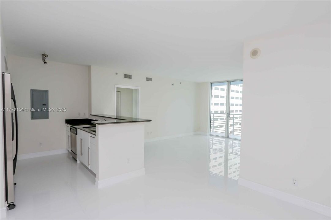 Recently Rented: $3,800 (2 beds, 2 baths, 1169 Square Feet)