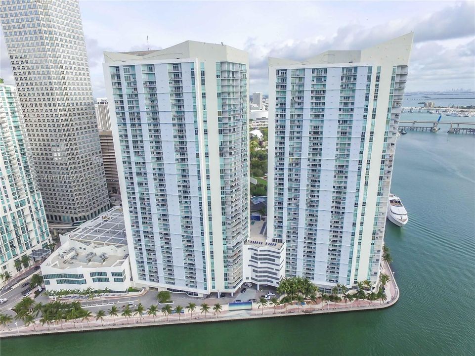 Recently Rented: $3,800 (2 beds, 2 baths, 1169 Square Feet)