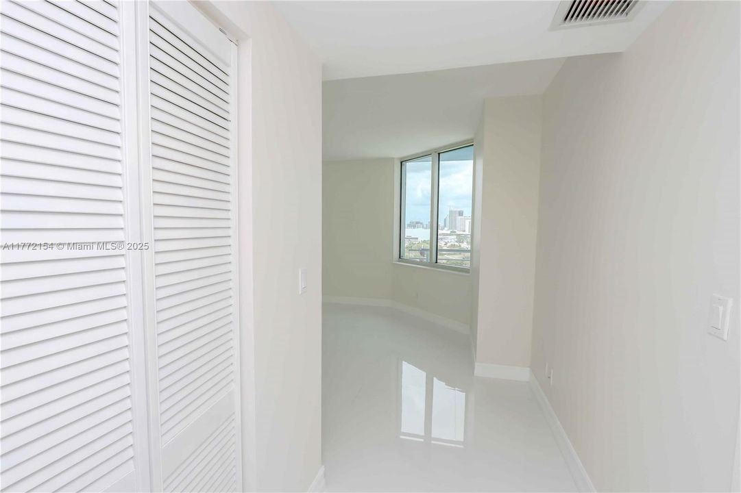 Recently Rented: $3,800 (2 beds, 2 baths, 1169 Square Feet)