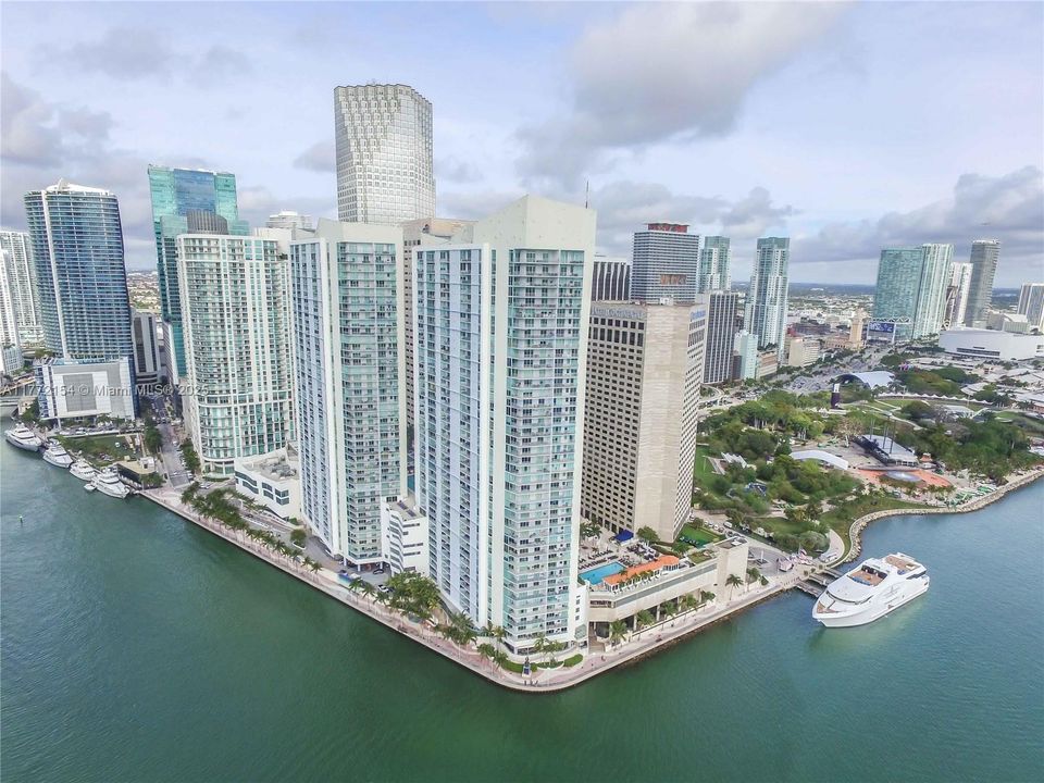 Recently Rented: $3,800 (2 beds, 2 baths, 1169 Square Feet)