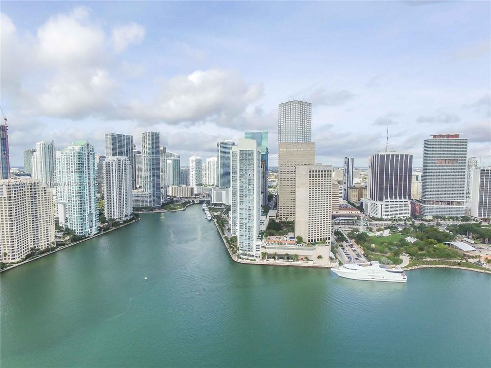 Recently Rented: $3,800 (2 beds, 2 baths, 1169 Square Feet)