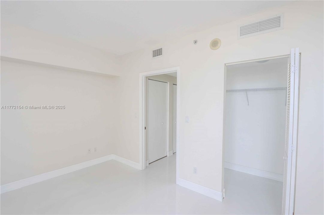 Recently Rented: $3,800 (2 beds, 2 baths, 1169 Square Feet)