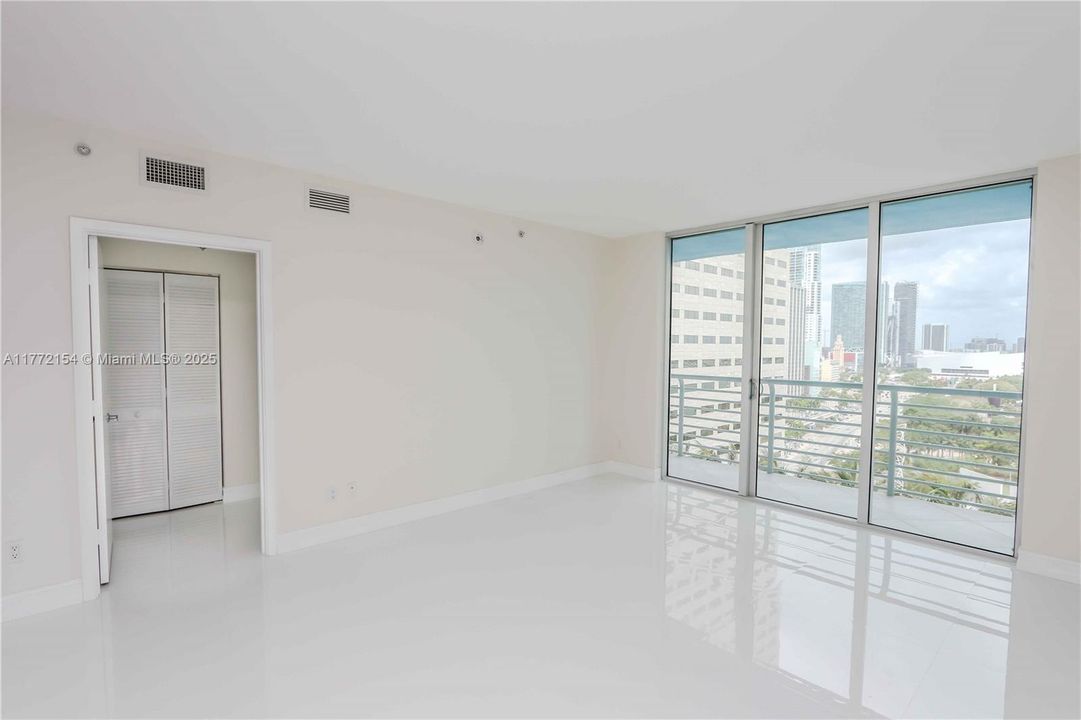 Recently Rented: $3,800 (2 beds, 2 baths, 1169 Square Feet)