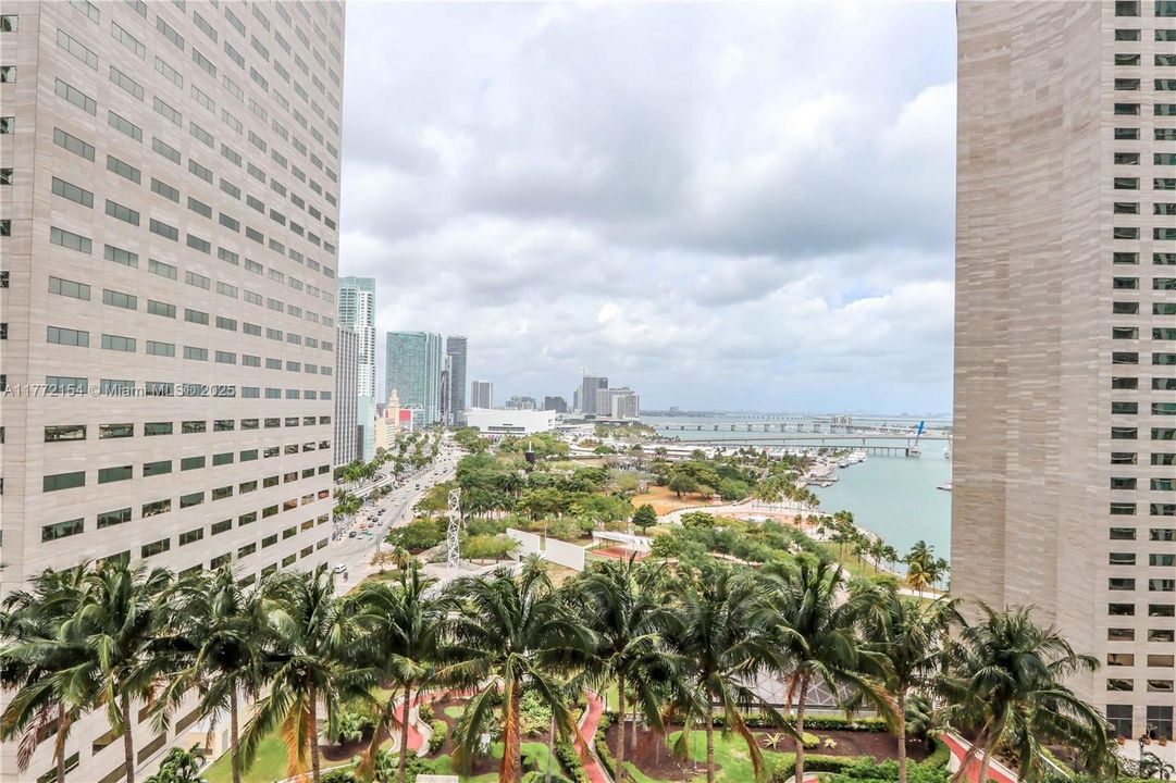 Recently Rented: $3,800 (2 beds, 2 baths, 1169 Square Feet)