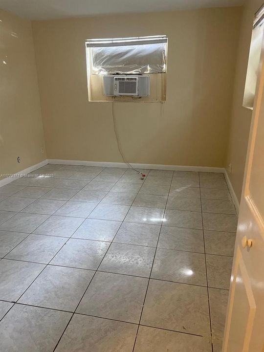 Recently Rented: $2,200 (3 beds, 1 baths, 1332 Square Feet)