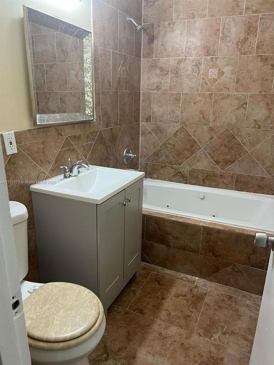 Recently Rented: $2,200 (3 beds, 1 baths, 1332 Square Feet)