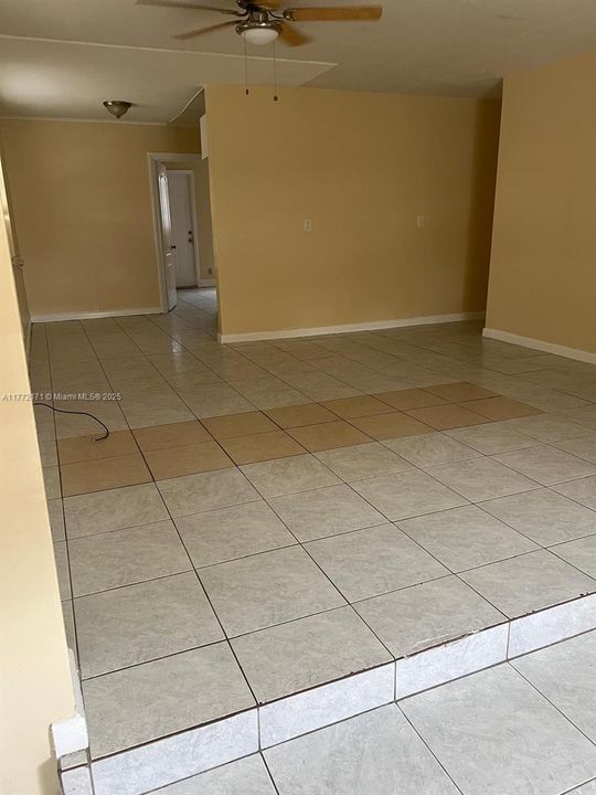 Recently Rented: $2,200 (3 beds, 1 baths, 1332 Square Feet)