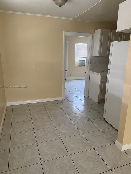 Recently Rented: $2,200 (3 beds, 1 baths, 1332 Square Feet)