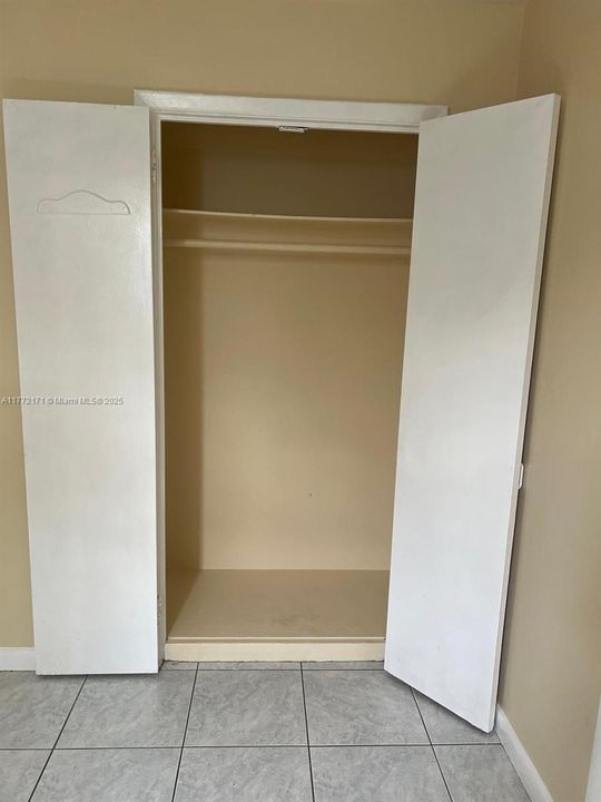 Recently Rented: $2,200 (3 beds, 1 baths, 1332 Square Feet)