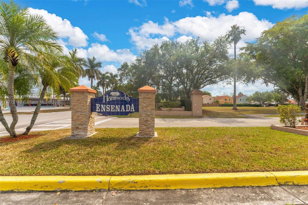 Recently Sold: $499,000 (3 beds, 2 baths, 1023 Square Feet)