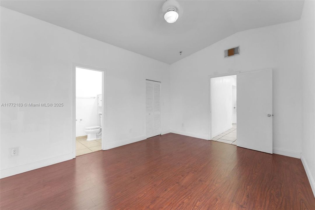Recently Sold: $499,000 (3 beds, 2 baths, 1023 Square Feet)