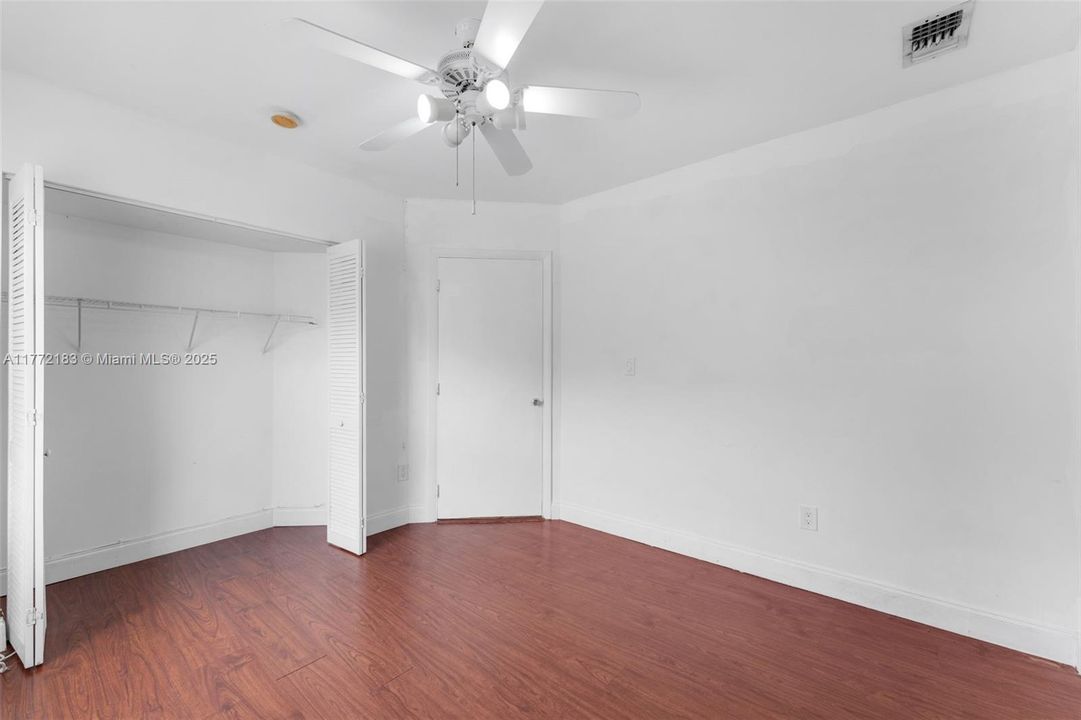 Recently Sold: $499,000 (3 beds, 2 baths, 1023 Square Feet)