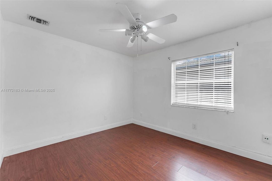 Recently Sold: $499,000 (3 beds, 2 baths, 1023 Square Feet)